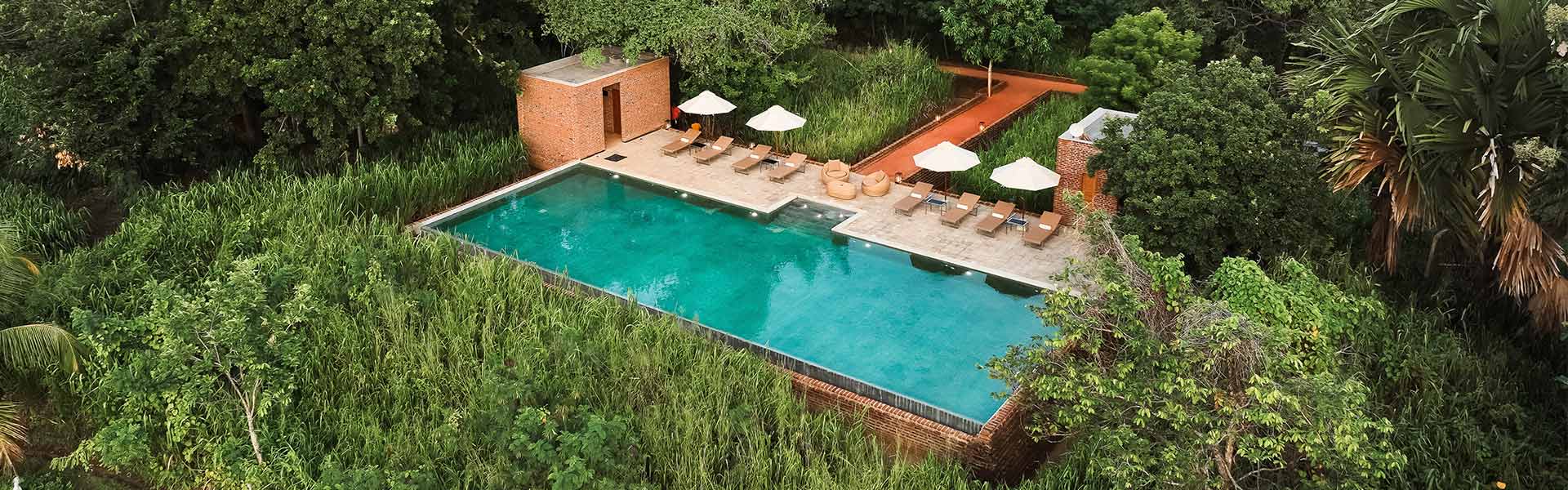 Taru Villas Pool With Garden